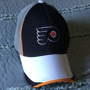 NWOT Flyers baseball cap